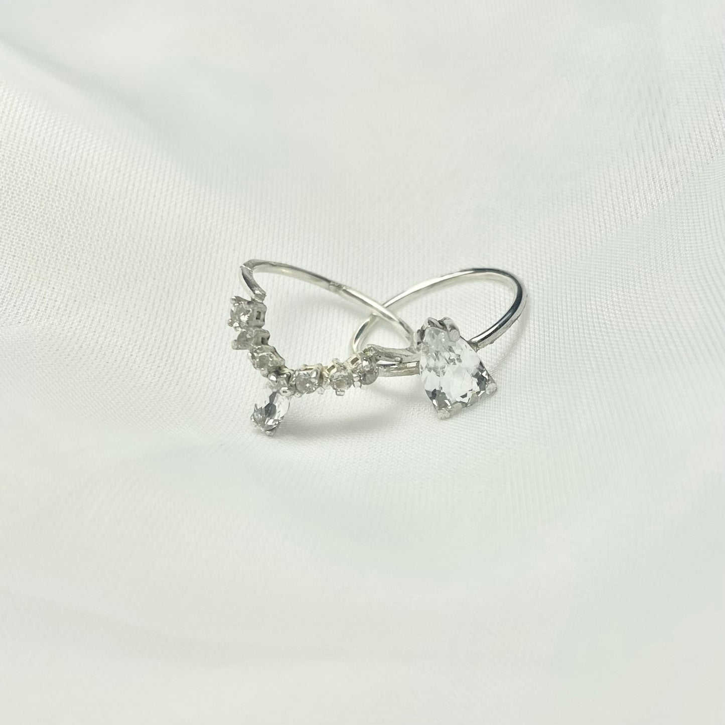 White Topaz and 925 Sterling Silver Pear Solitaire Prong Set Ring